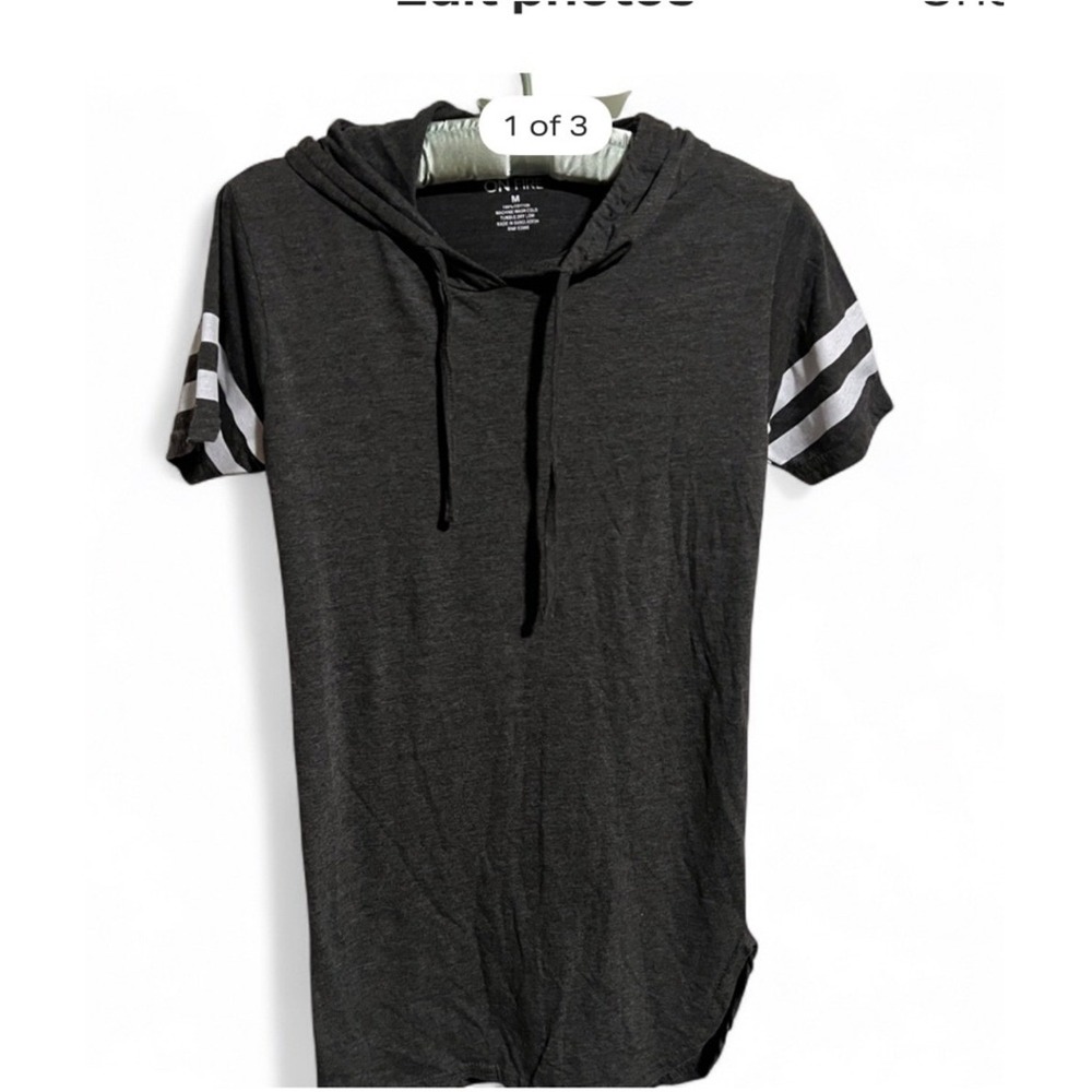 On Fire Short Sleeve Hoodie Womens M Gray Excellent Athletic Varsity Stripe Tee‎